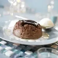 Gâteau léger de semoule au lait de soja, chocolat et poires